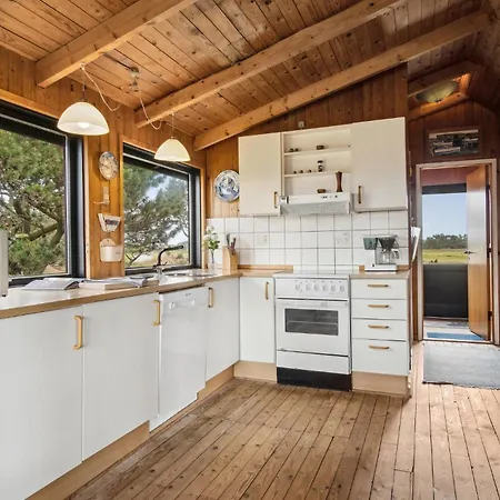 Gorgeous In With Kitchen Feriehus