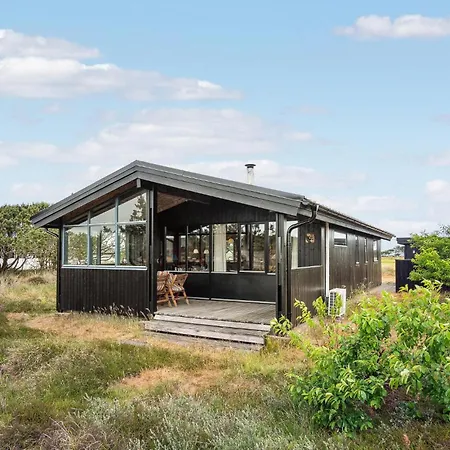 Holiday home Gorgeous In With Kitchen