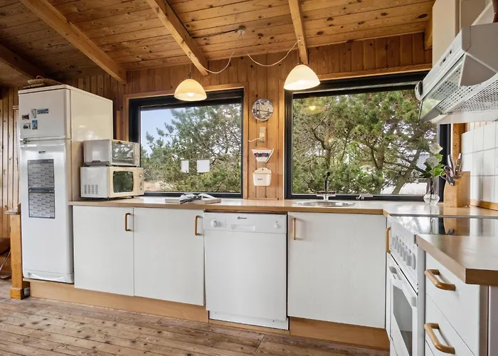 Dom wakacyjny Gorgeous In With Kitchen