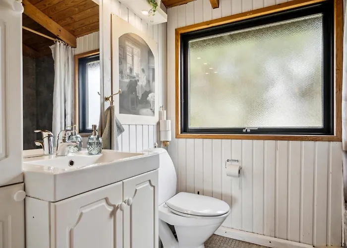 Dom wakacyjny Gorgeous In With Kitchen